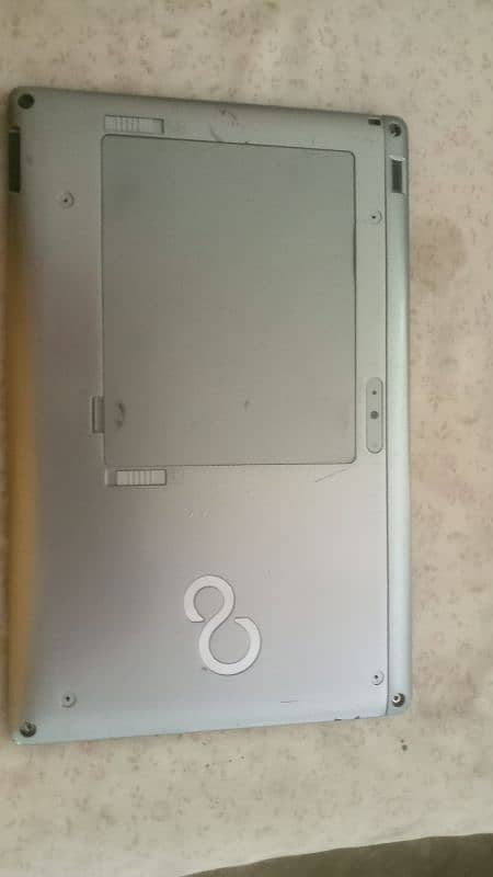 Fujitsu Q5712 window tablet 2