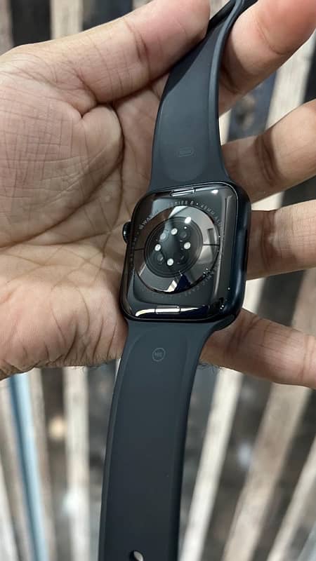 Apple Watch Series 8 45mm 100% Battery Health 2