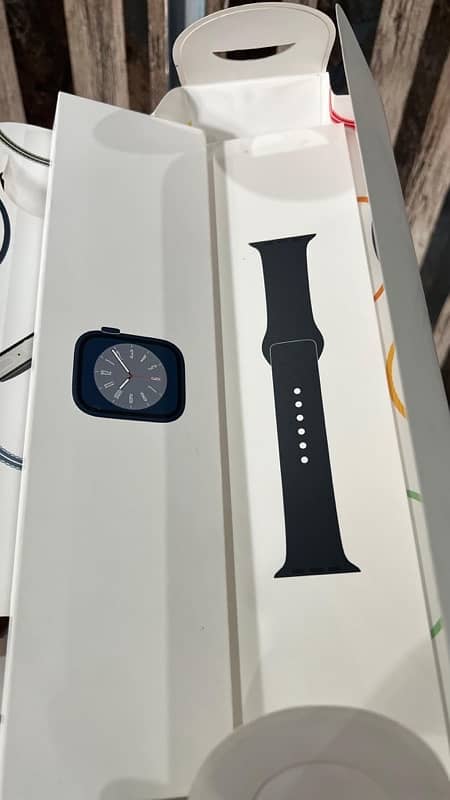 Apple Watch Series 8 45mm 100% Battery Health 4