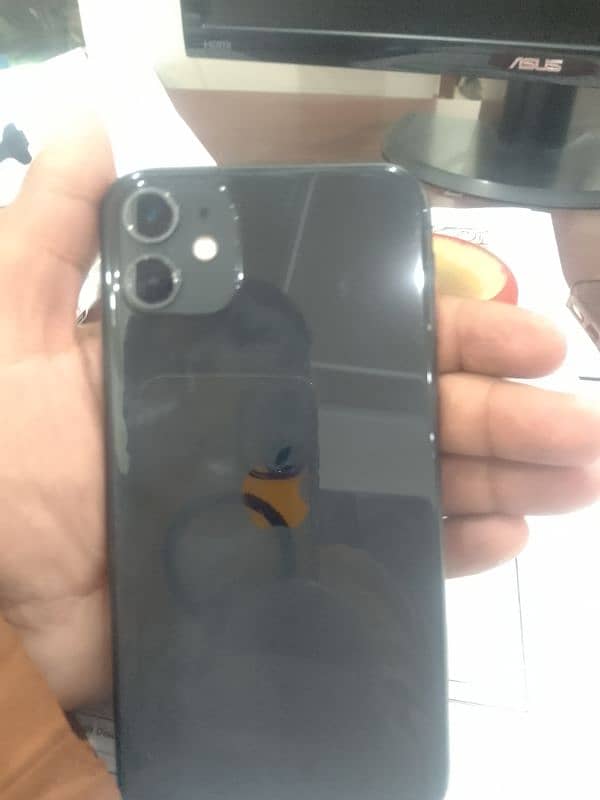 I Phone 11 non pta 64GB 10/9.5 serious buyer rabta kray 2