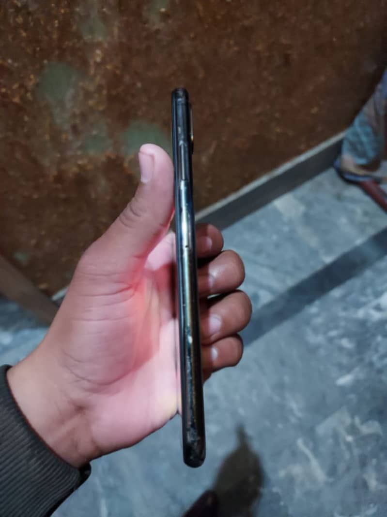 i phone xs max black non PTA 3