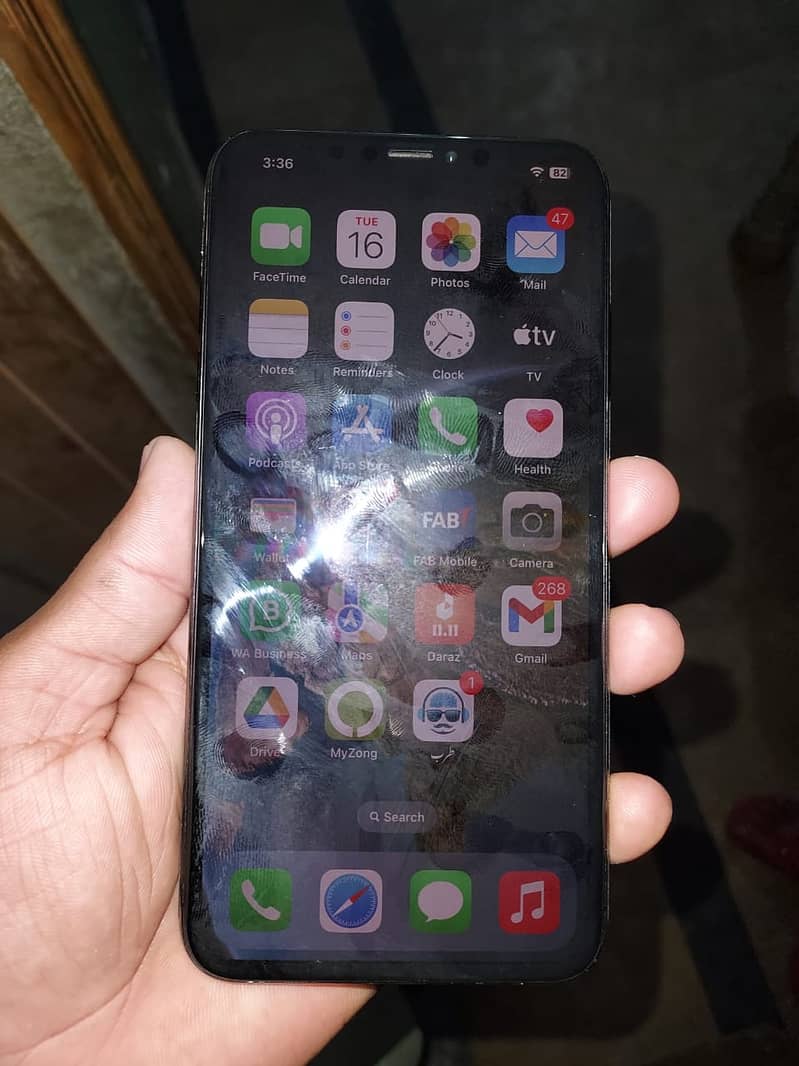 i phone xs max black non PTA 5