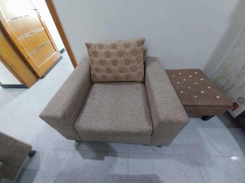 four seater sofa with cusion 5