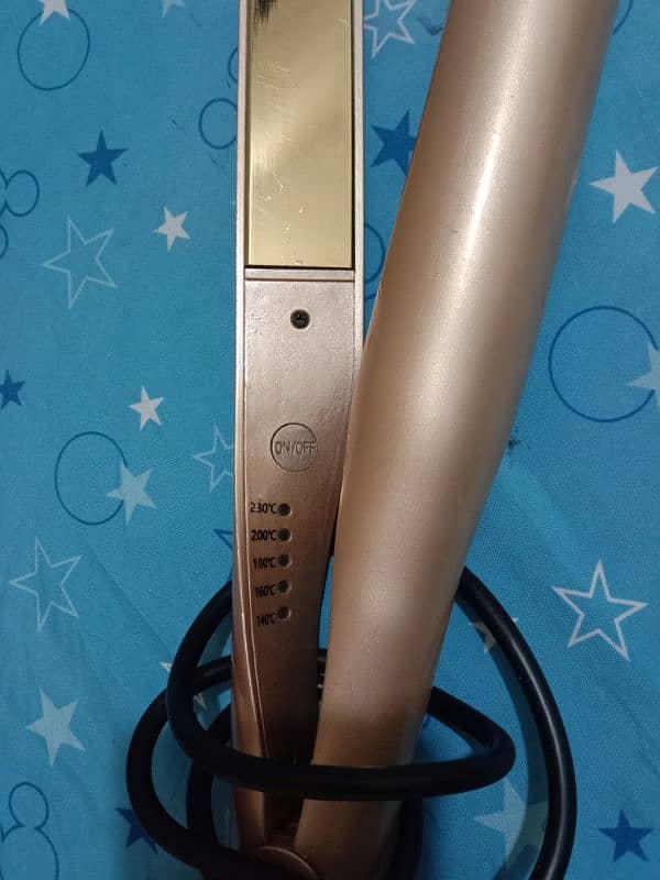 Hair Straightener New Golden 1