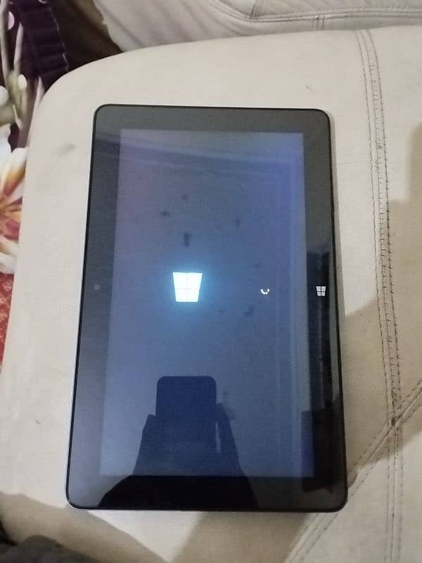 Dell Venue 11 Pro 7140, 128GB SSD, 4GB RAM, 11.6 inch screen 1