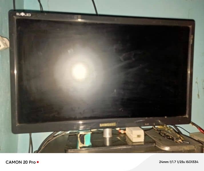 Samsung Malayisia 24" LED TV (Minor Shade) 3