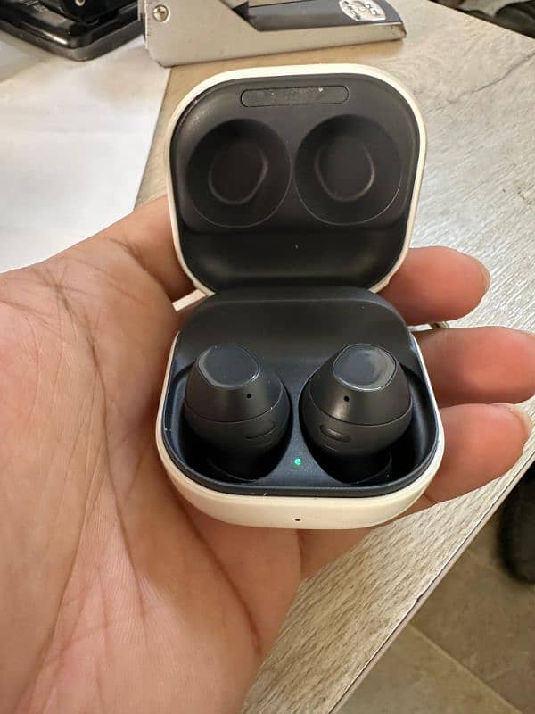 Samsung Galaxy Buds FE 1