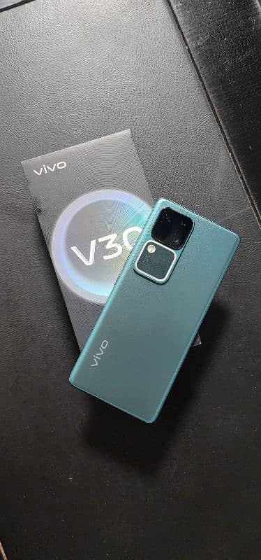 Vivo V30 1