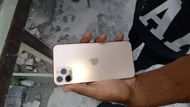 iphone 11pro max non pta condition new 0