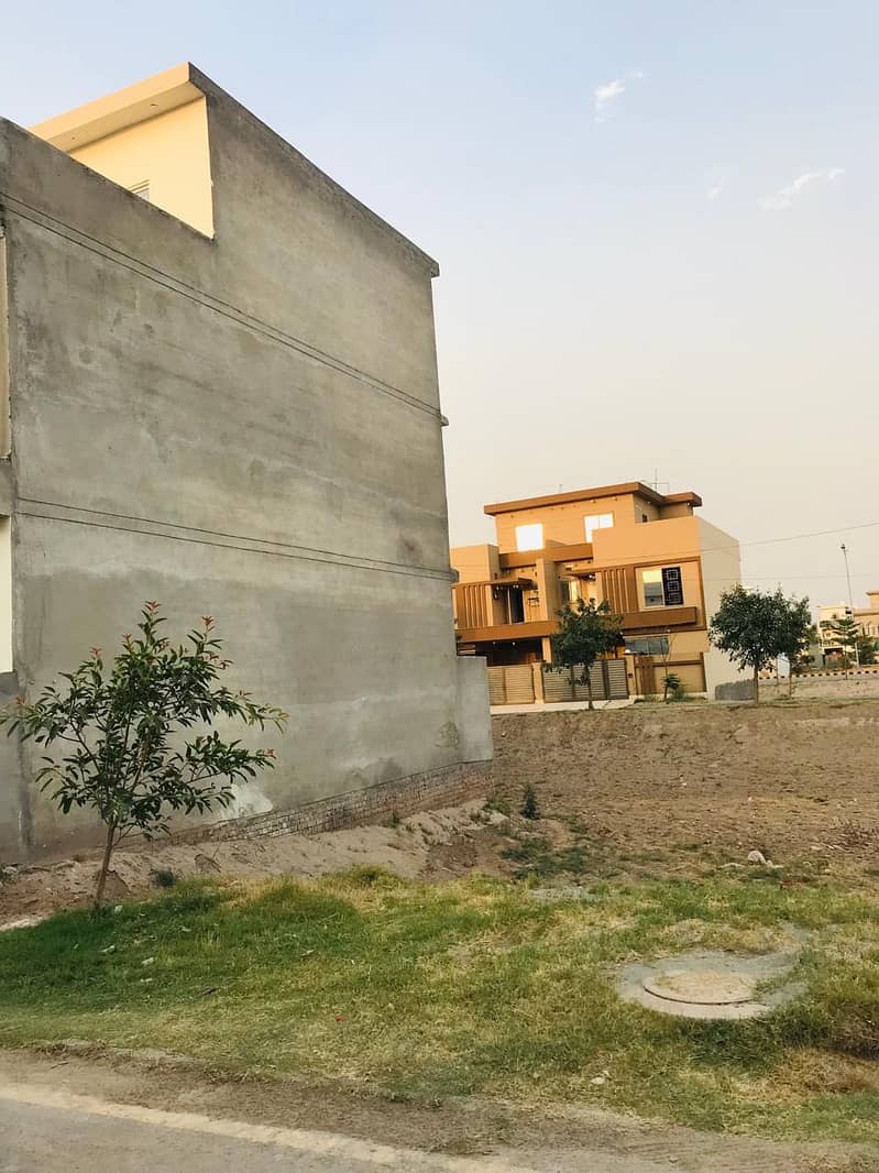 10 Marla Residential Plot Available. For Sale In Park View City Lahore 8