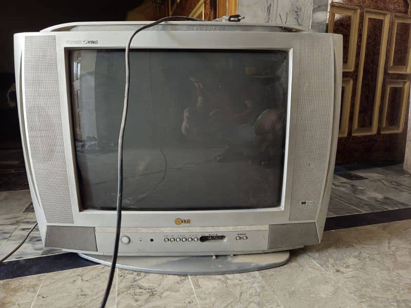 LG TV for sale 10000 0