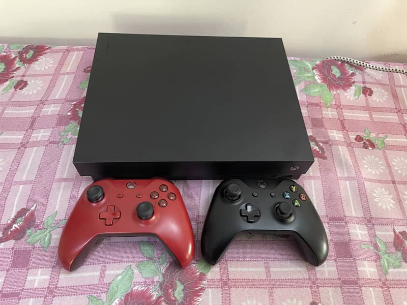 Xbox One X 1TB with TWO Controllers - Ultimate Gaming Console! 8