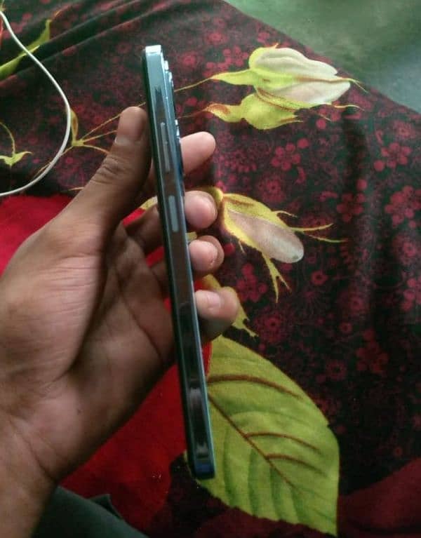 Infinix hot 40i 8+8 ram 3