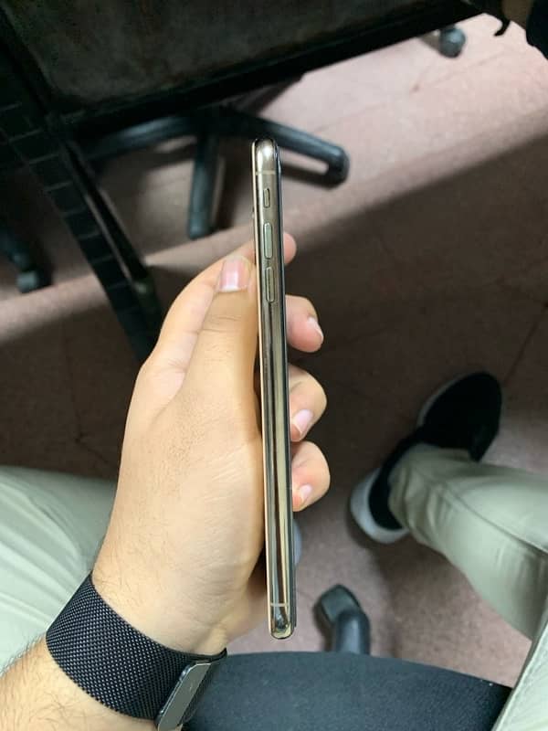 Iphone Xsmax PTA Approved 5