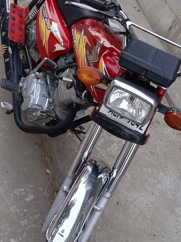 Honda 125  2022/ 21/ do bikes  model all Punjab number 3