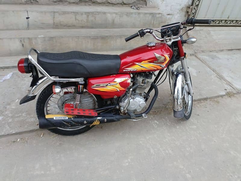 Honda 125  2022/ 21/ do bikes  model all Punjab number 5