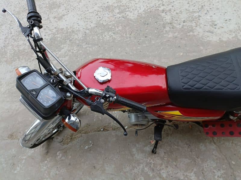 Honda 125  2022/ 21/ do bikes  model all Punjab number 8