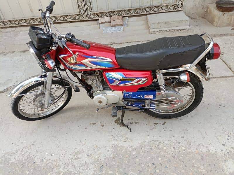 Honda 125  2022/ 21/ do bikes  model all Punjab number 11