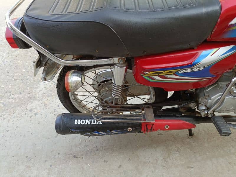 Honda 125  2022/ 21/ do bikes  model all Punjab number 12