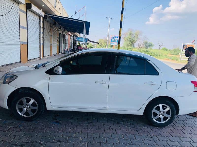 Toyota Belta 2010/13 3