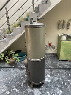 Gas geyser 30 litre for sale