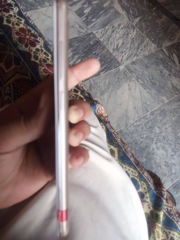 I am selling a vivo mobile 2