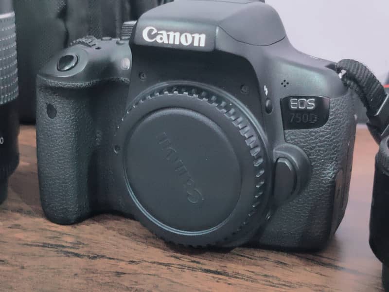 Canon 750 D 0