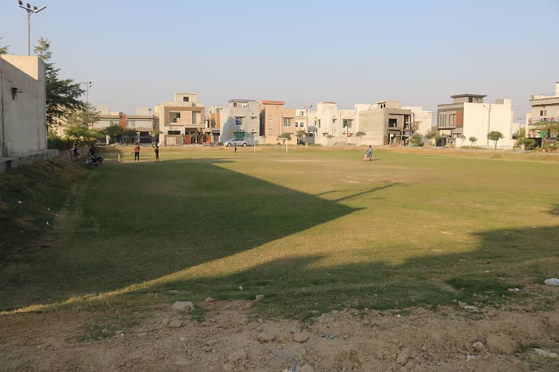 1 KANAL RESIDENTIAL PLOT FOR SALE IN IEP ENGINEERS TOWN LAHORE 3