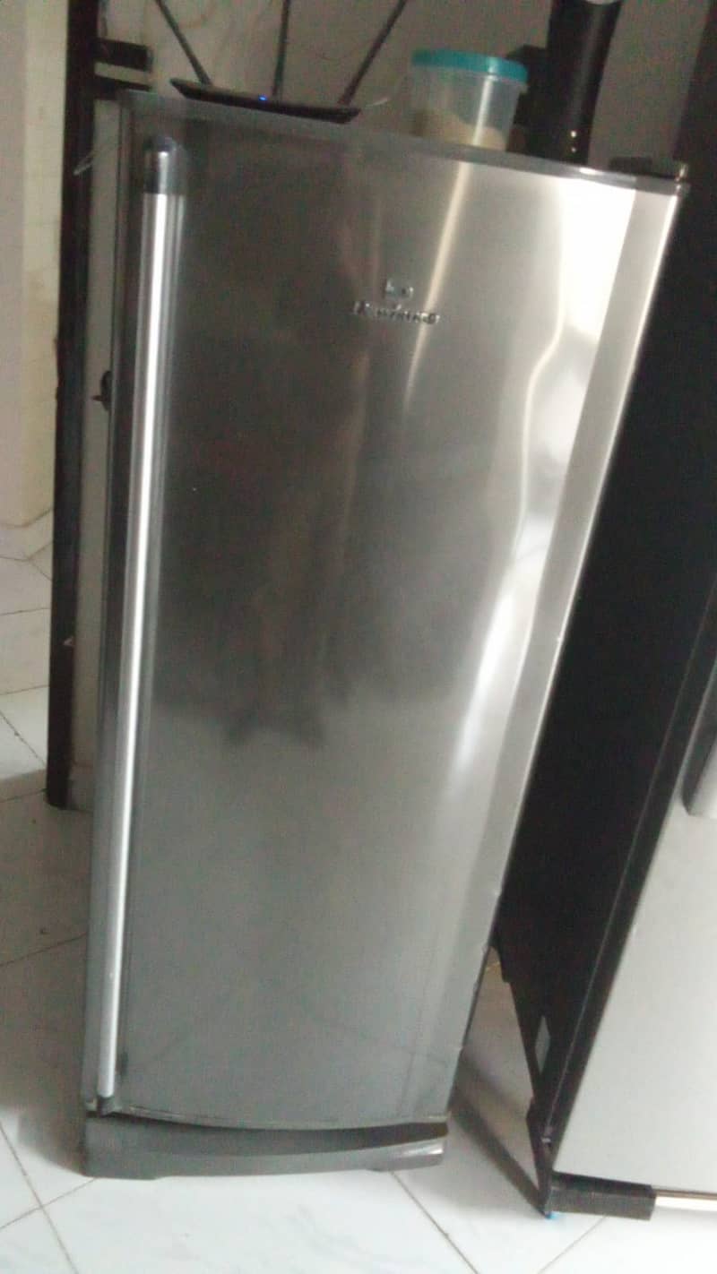 Dawlance Standing Freezer Vertical 0