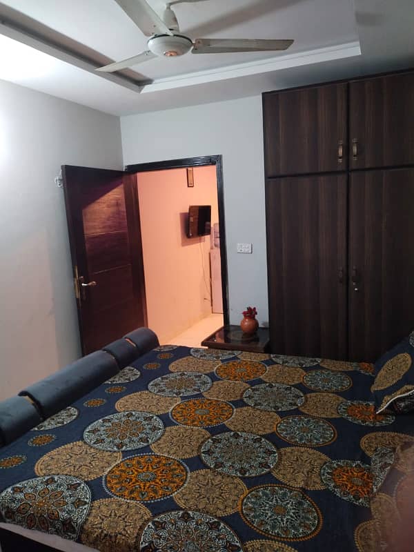 Par day 1bed apartment for rent available 2