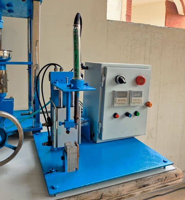 Automatic Cable Molding, Soldering Machine + 50kg Compressor 4