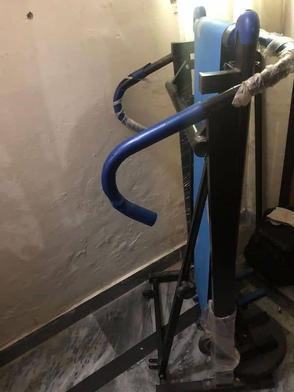 Manual treadmill with Twister stand for sale 1