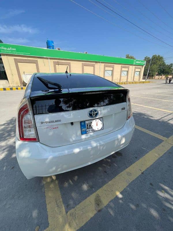 Toyota Prius 2014 7