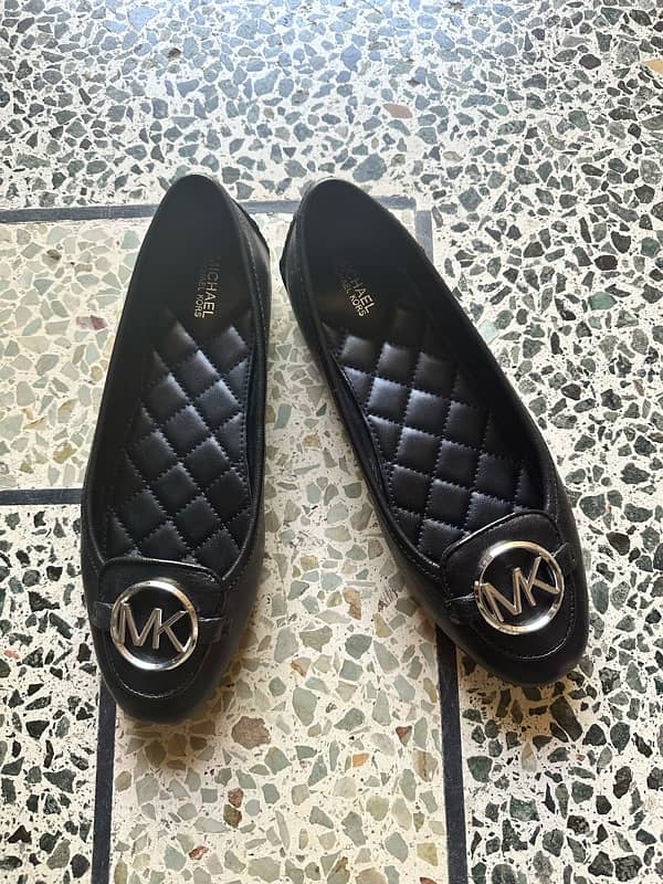 MK leather flats 0