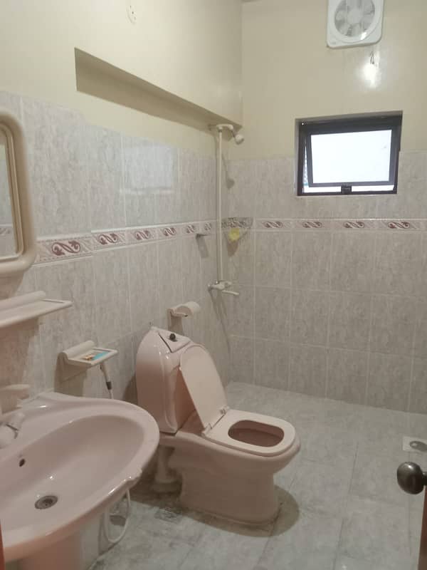 Upper Portion For Rent Prime Location G 10 Islamabad 6