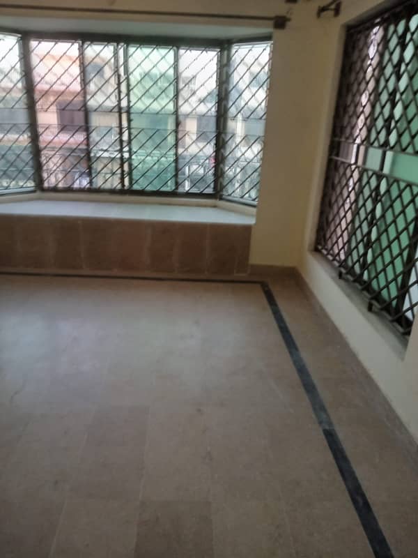 Upper Portion For Rent Prime Location G 10 Islamabad 8