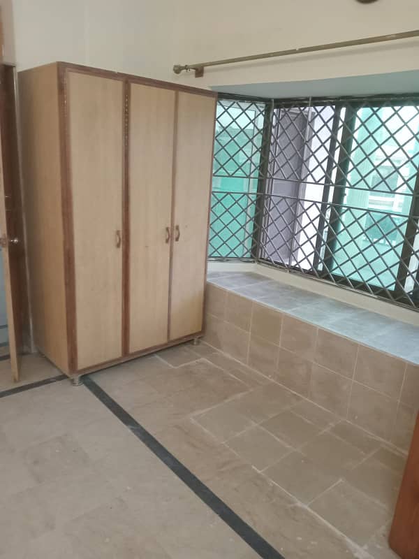 Upper Portion For Rent Prime Location G 10 Islamabad 9