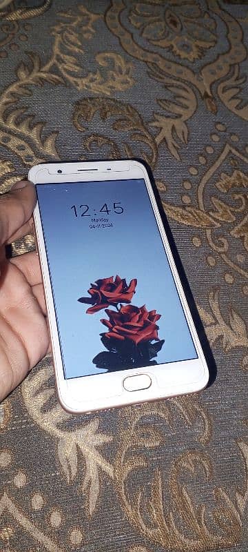 Oppo F1s 1