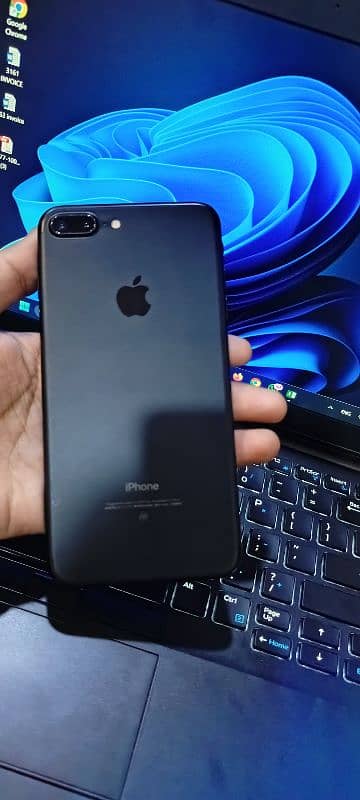 iphone 7 plus with box pta approved 3