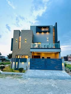 8 Marla Short Double Unit House Available. For Sale in Multi Gardens MPCHS. B-17 Block E Islamabad.