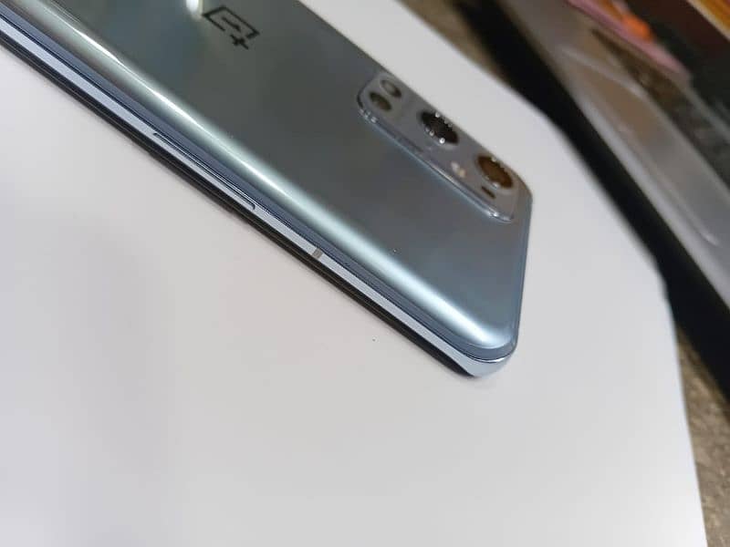 Oneplus 9 Pro 5G with Green Line 5