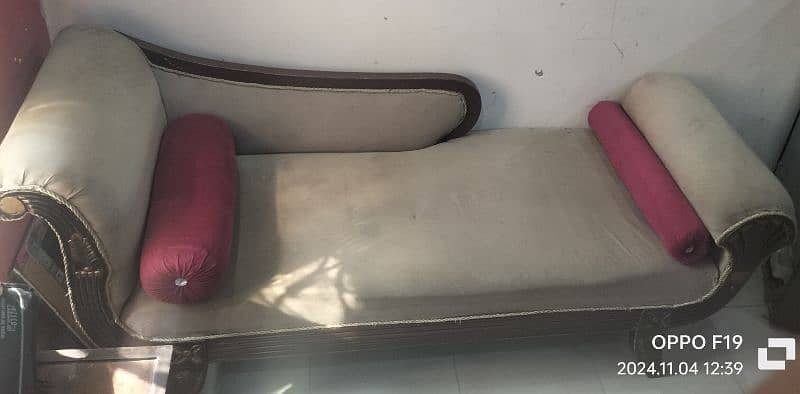 Dewan sofa 0