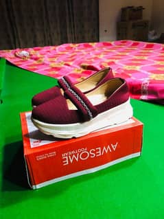 ladies Medicated shoes 10/10 In Good Condition WhatsApp:03700434886.