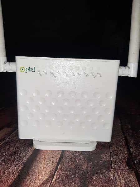 PTCL Wifi Router almost New Condition 3