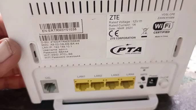 PTCL Wifi Router almost New Condition 6