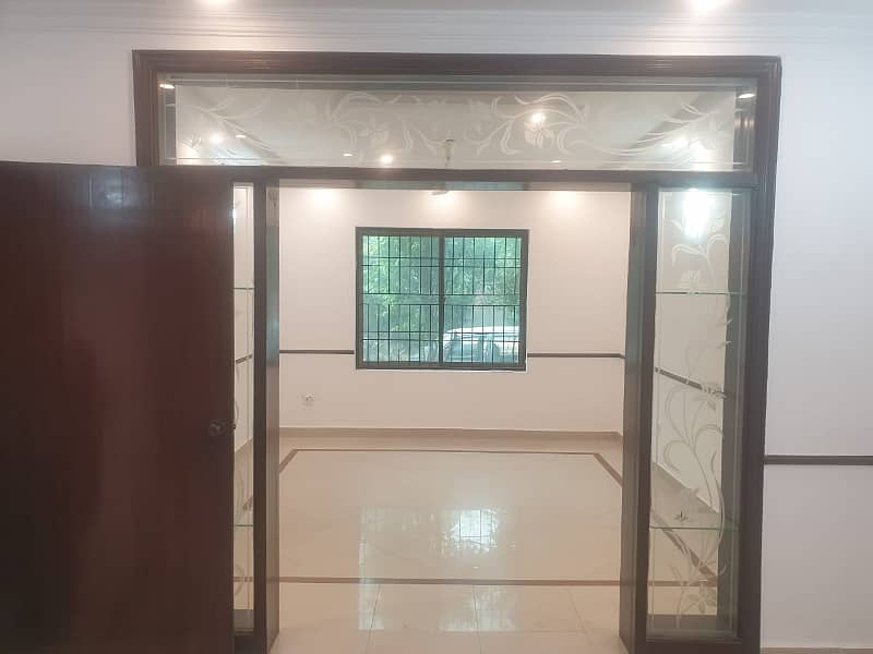 5 Marla Double Unit Beautiful Full House Available For Rent In W Block DHA Phase 3 Lahore 8