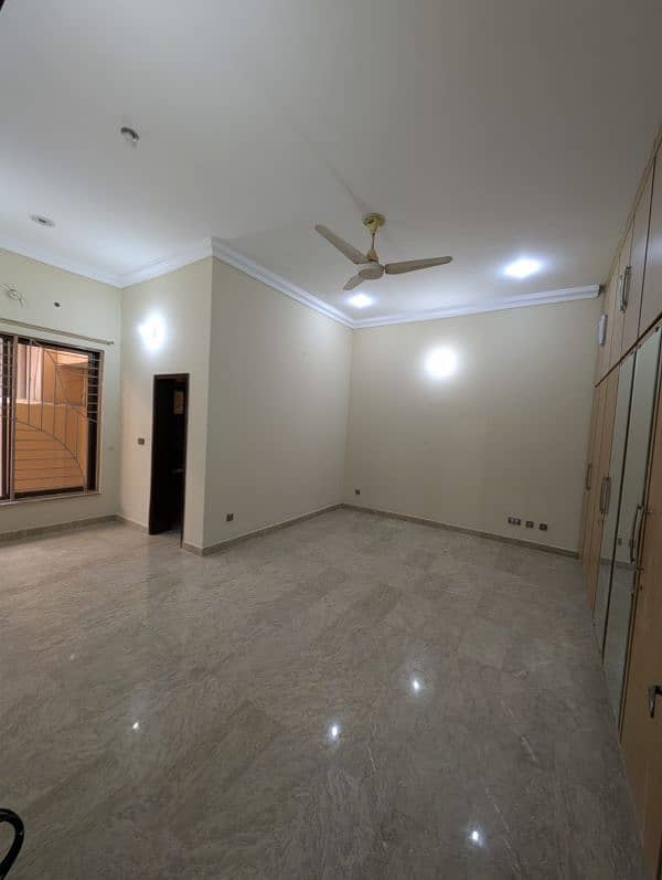 1-Kanal finished house for sale in D-Block, Izmir Town society 13