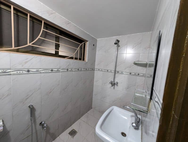 1-Kanal finished house for sale in D-Block, Izmir Town society 16