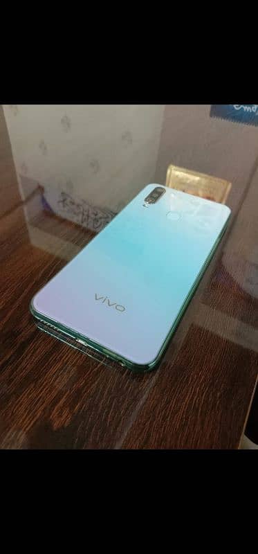 vivo y17   8/256. Gb pta apporved watsapp/call 03476999167 0