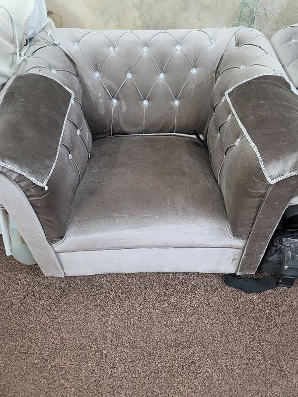 5 seater sofa set in new conditions 3